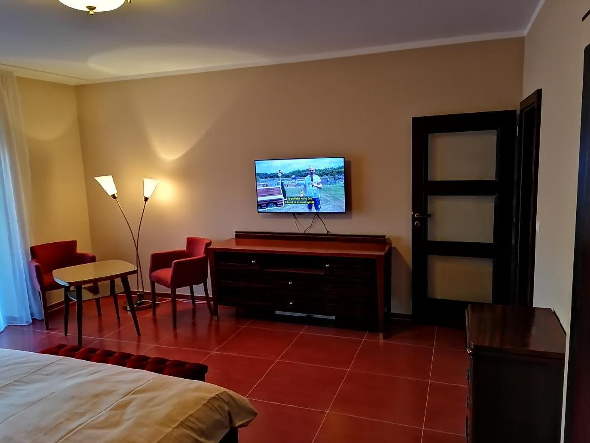 Frikulin Hotell Prostějov Exteriör bild
