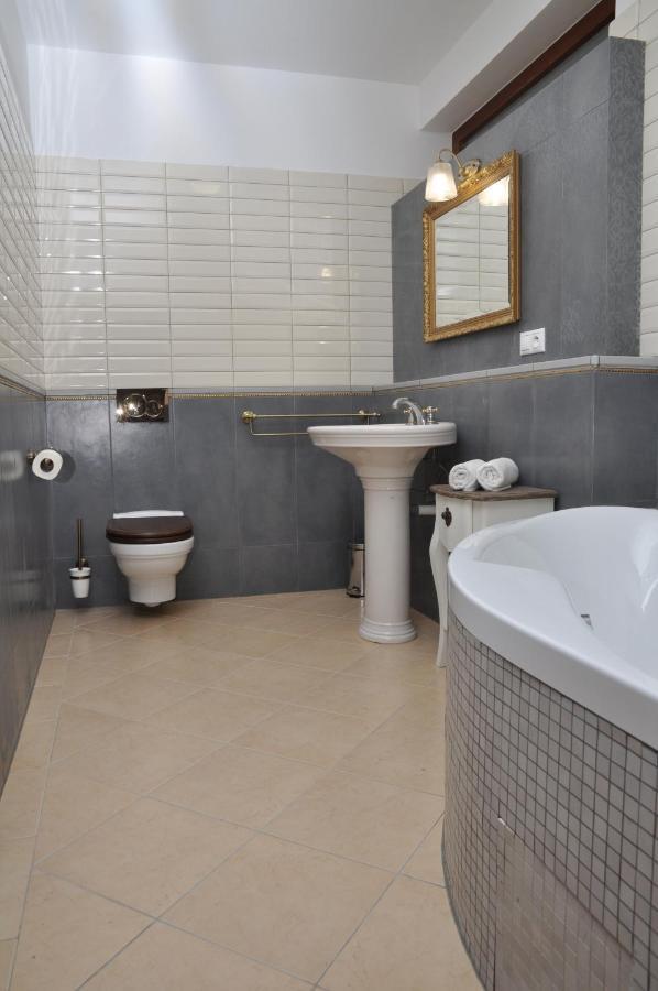 Frikulin Hotell Prostějov Exteriör bild