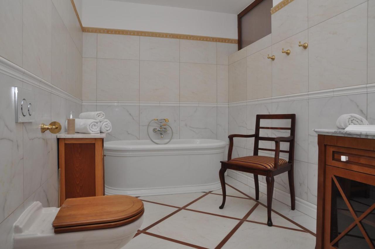 Frikulin Hotell Prostějov Exteriör bild